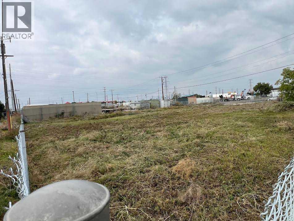 2535-2543 48 Avenue SE