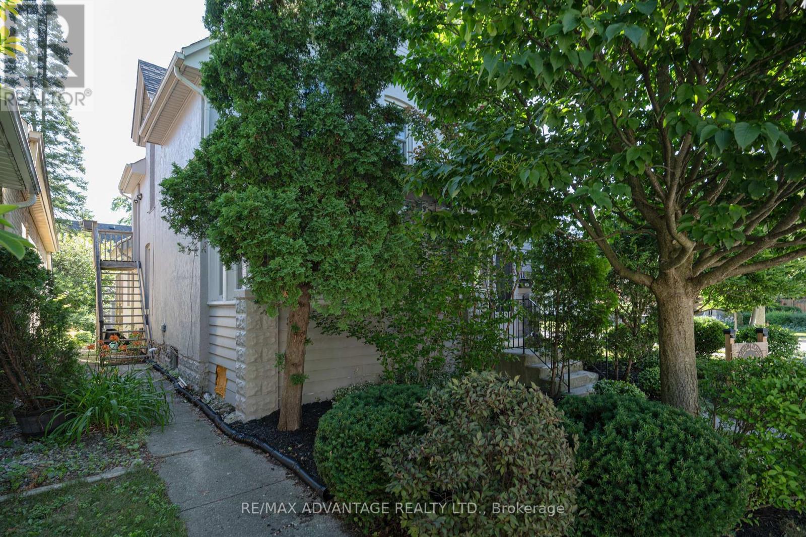 110 MARLEY PLACE E