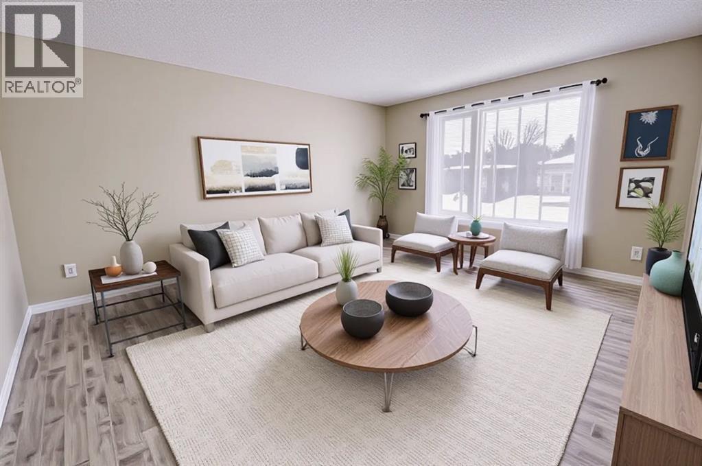 113 Cayuga Crescent W