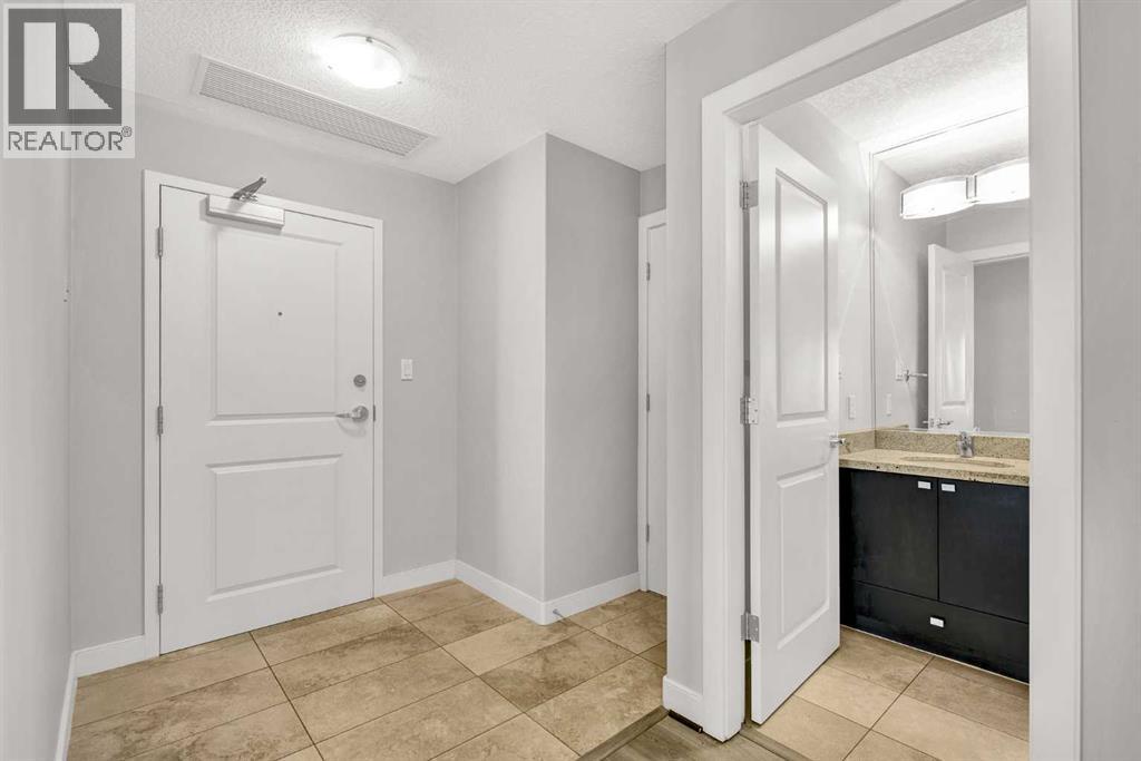 2207, 77 Spruce Place SW