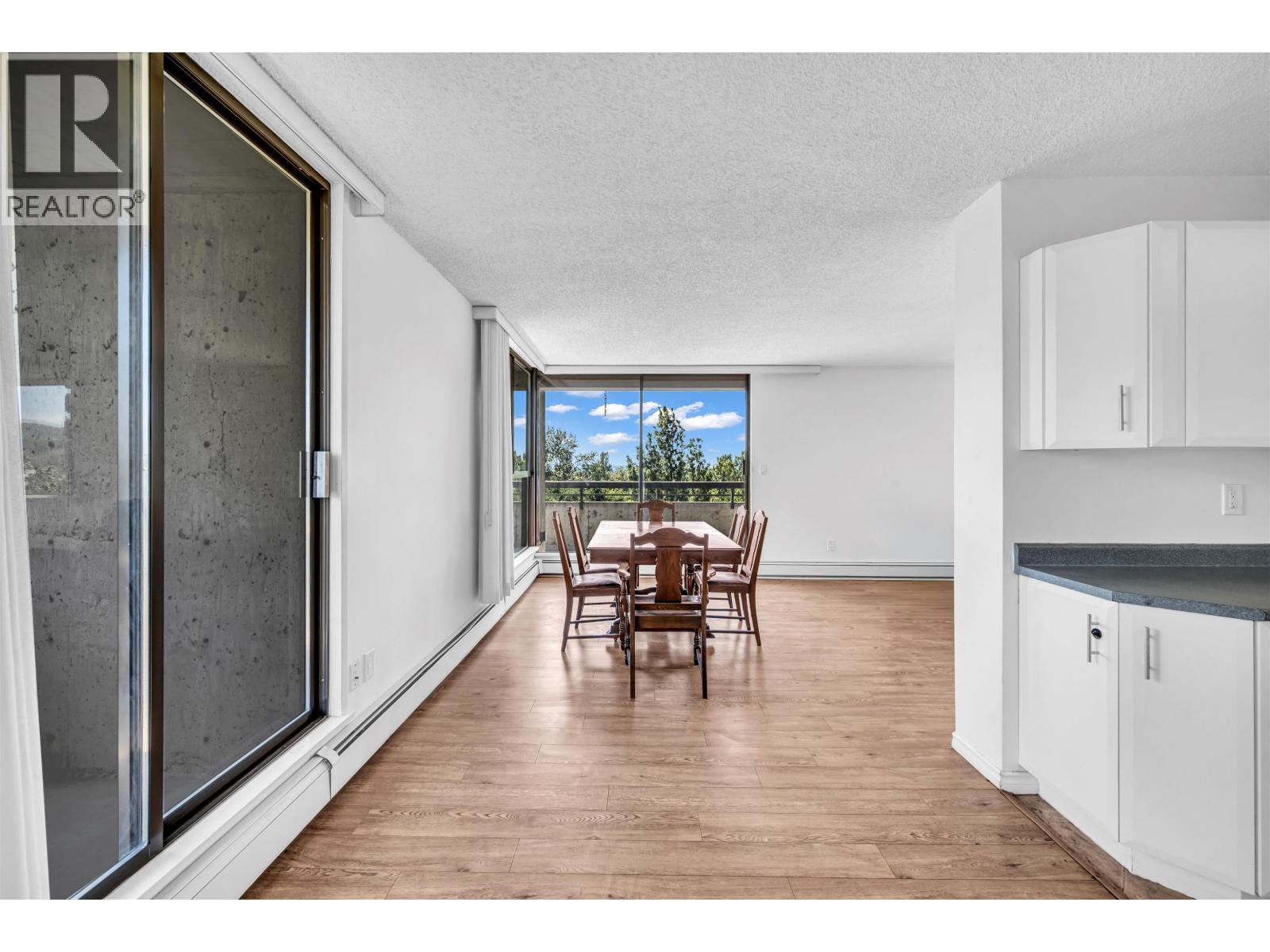 1104 3737 BARTLETT COURT