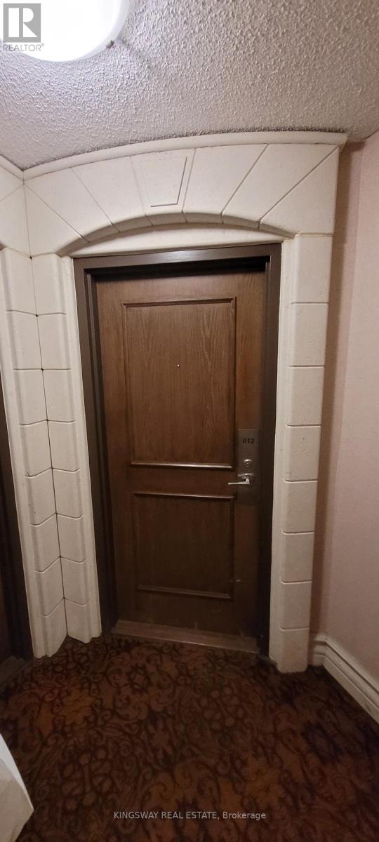 812 - 7 LORRAINE DRIVE