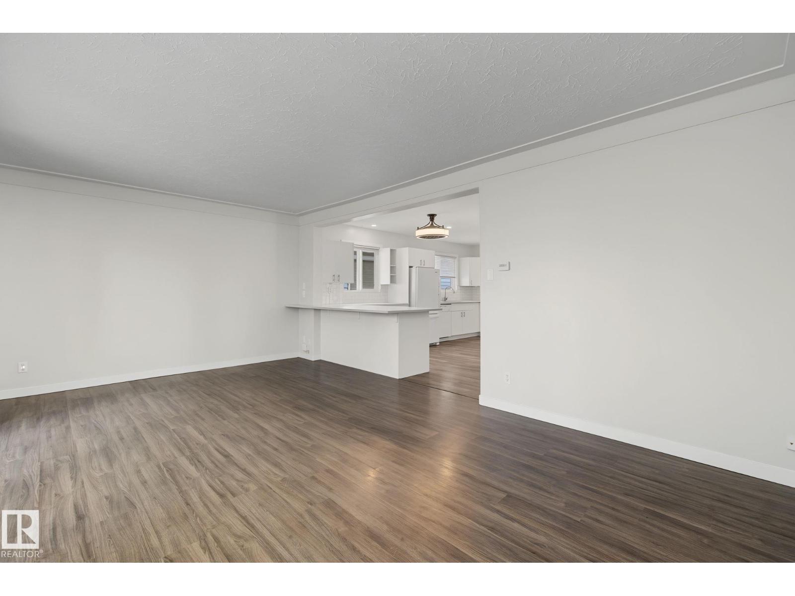 9545 65 AV NW