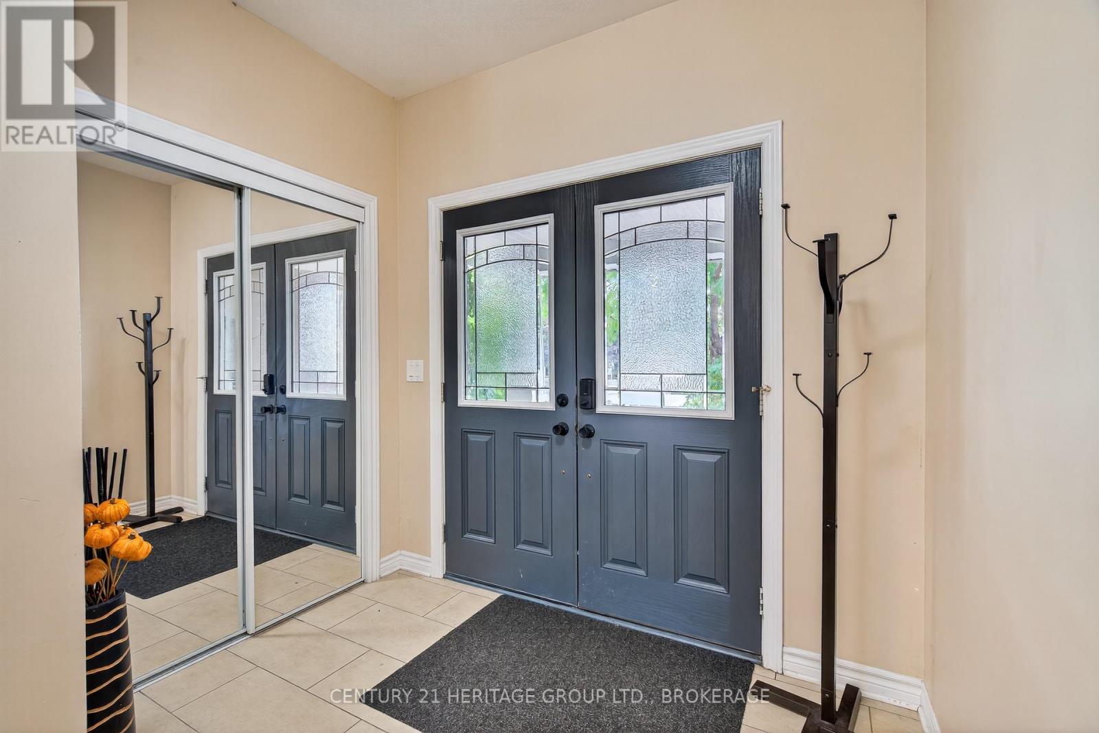 1208 IRIS DRIVE
