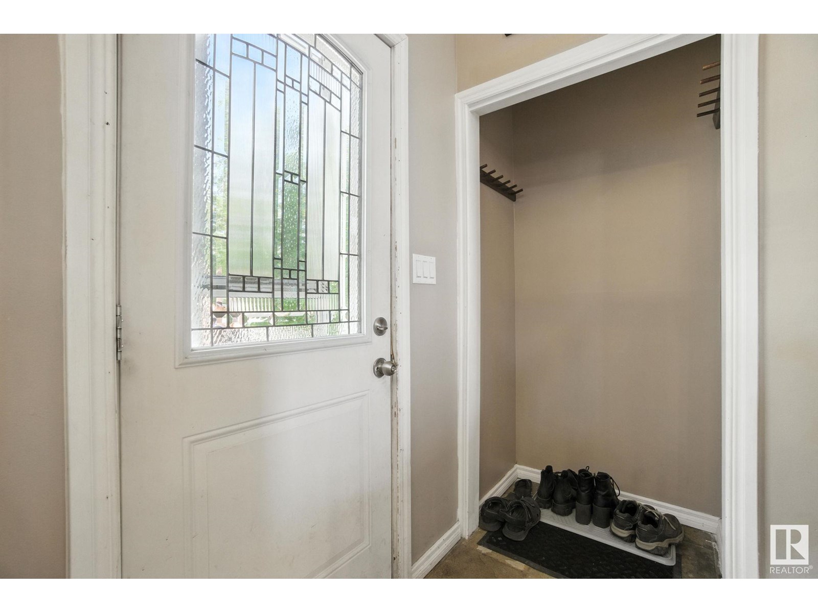 19 ADDISON CR