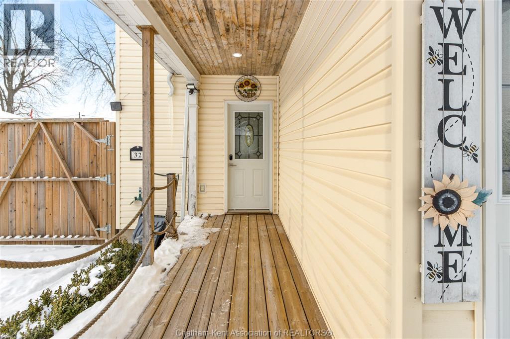 32 HALL STREET North