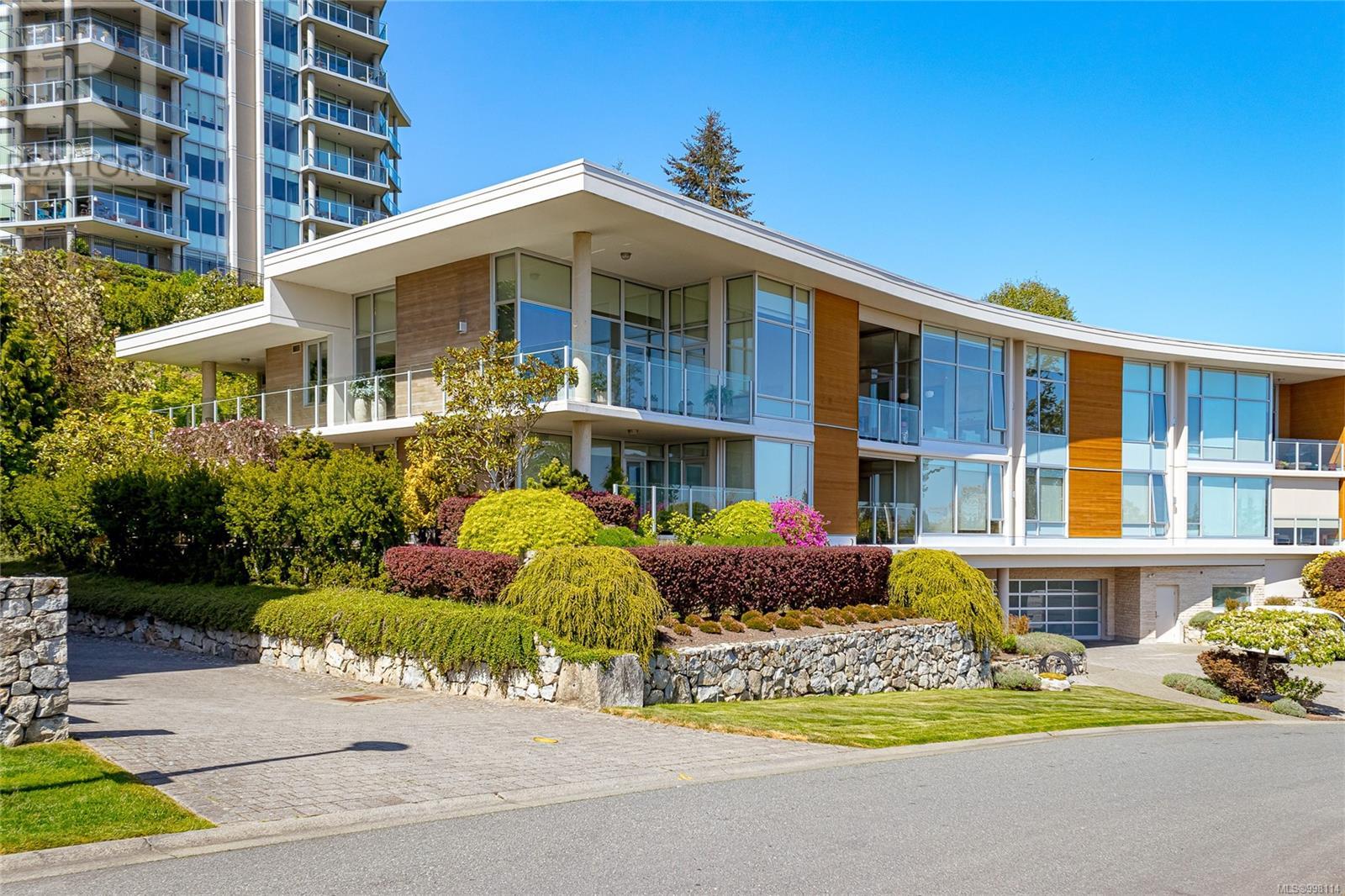 203 758 Sayward Hill Terr