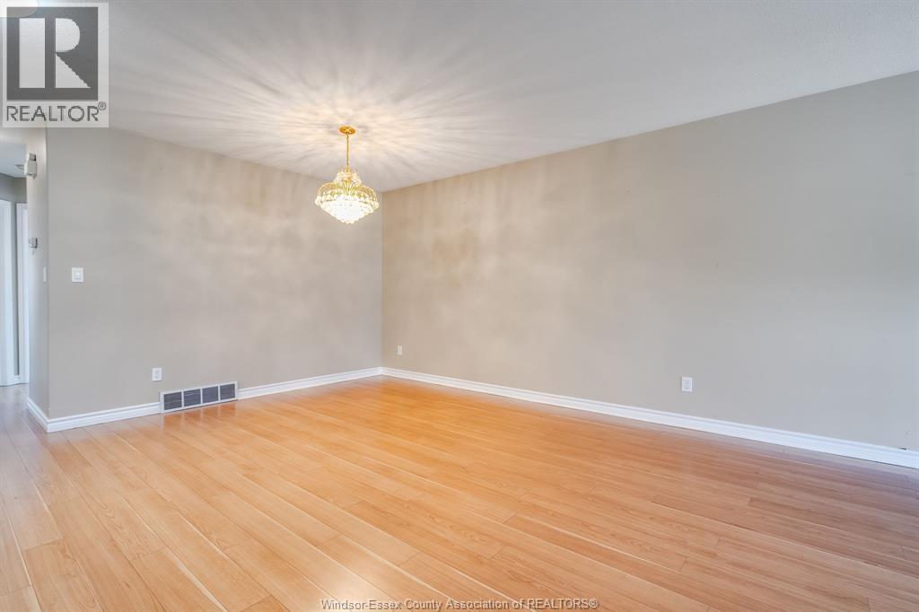 54A Queen STREET South