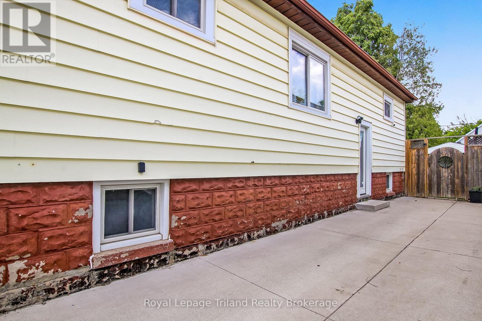 224 HARKNESS STREET