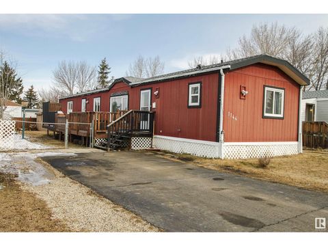 1144 Lakevista DR Sherwood Park AB T8H1J8