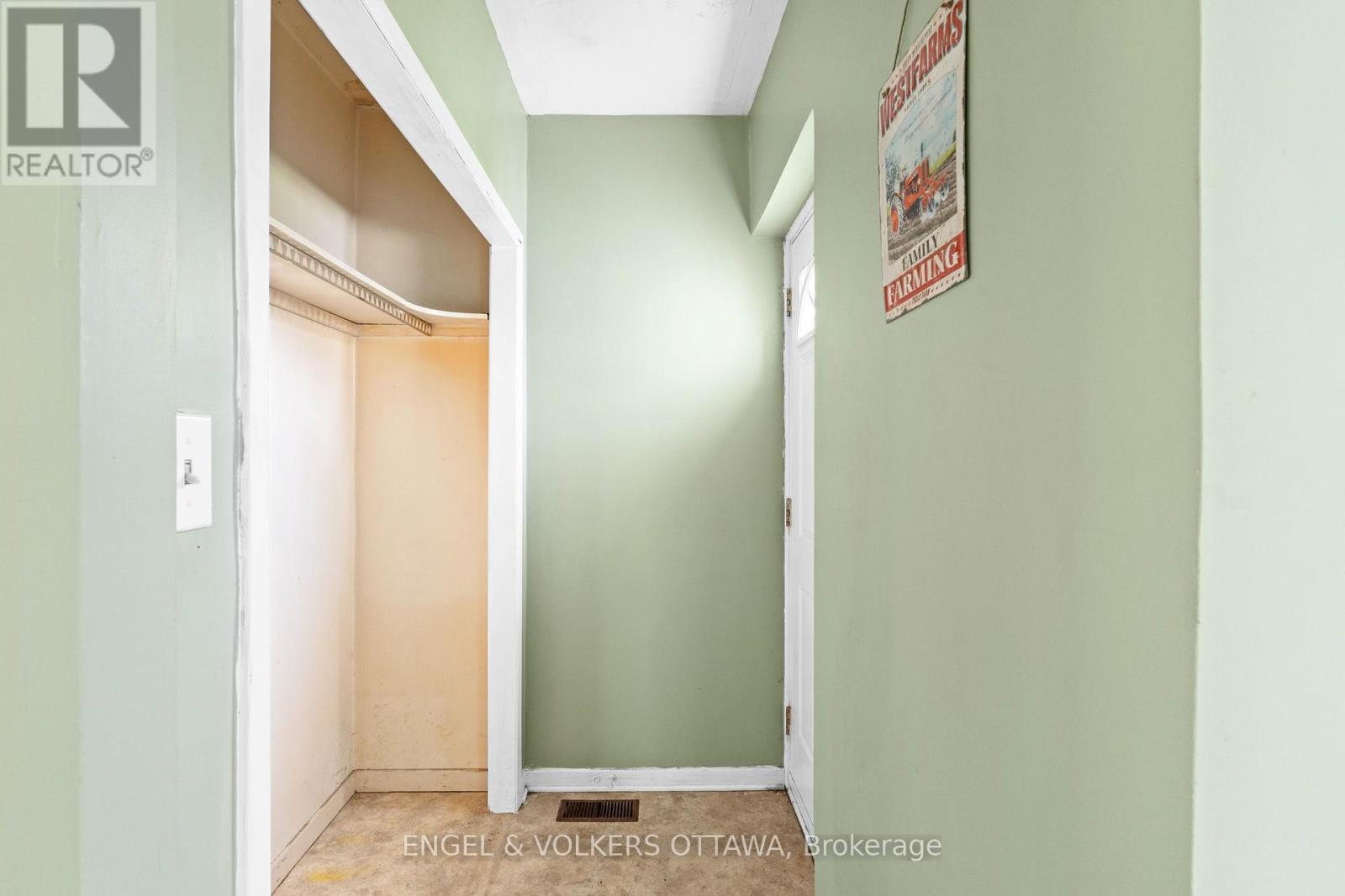 1344 RODNEY LANE