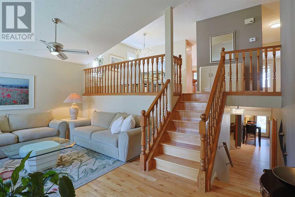 75 Scenic Glen Crescent NW