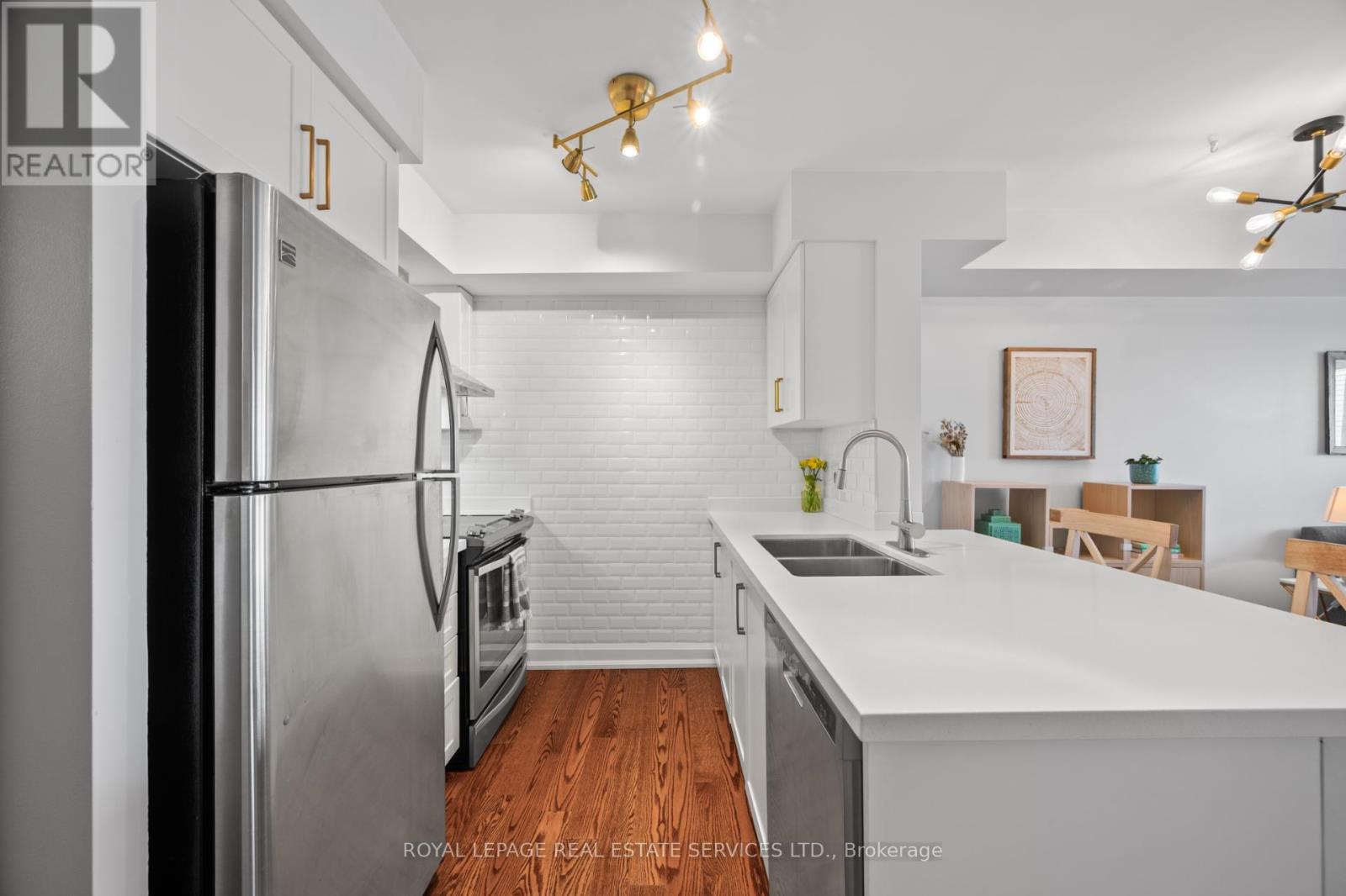 812 - 61 HEINTZMAN STREET