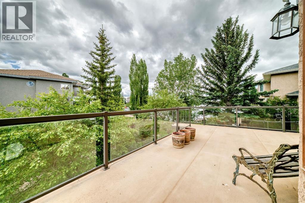 448 Mckenzie Lake Bay SE