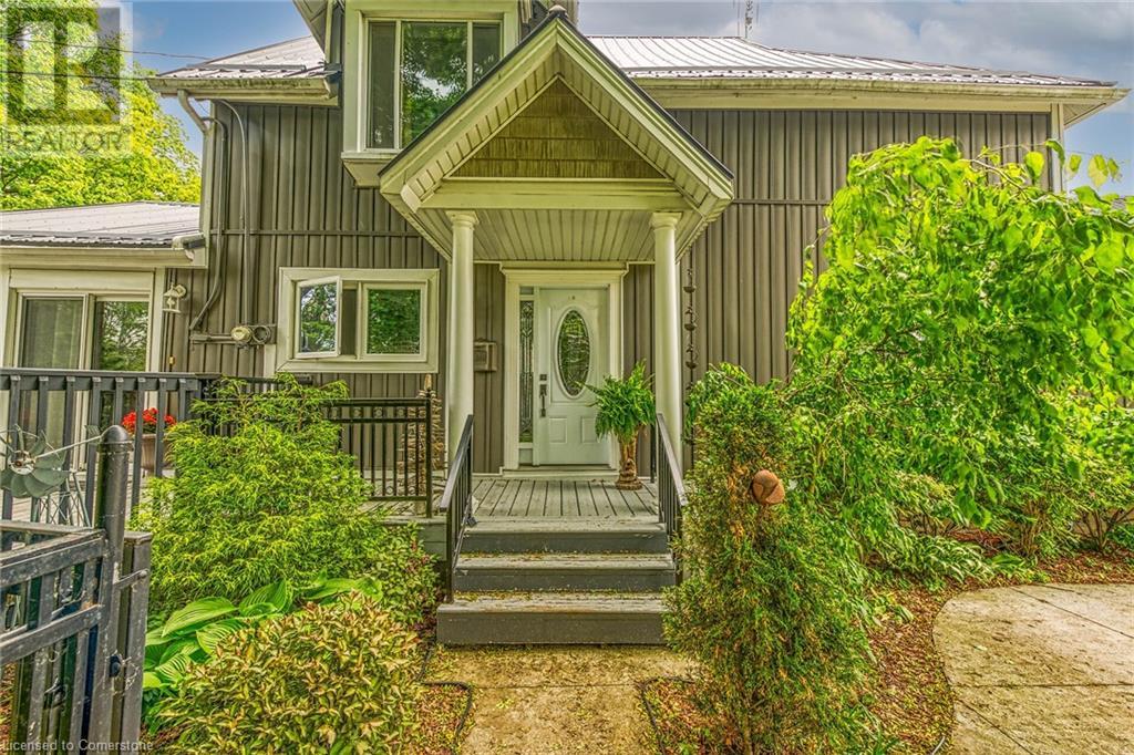 529 QUEEN Street