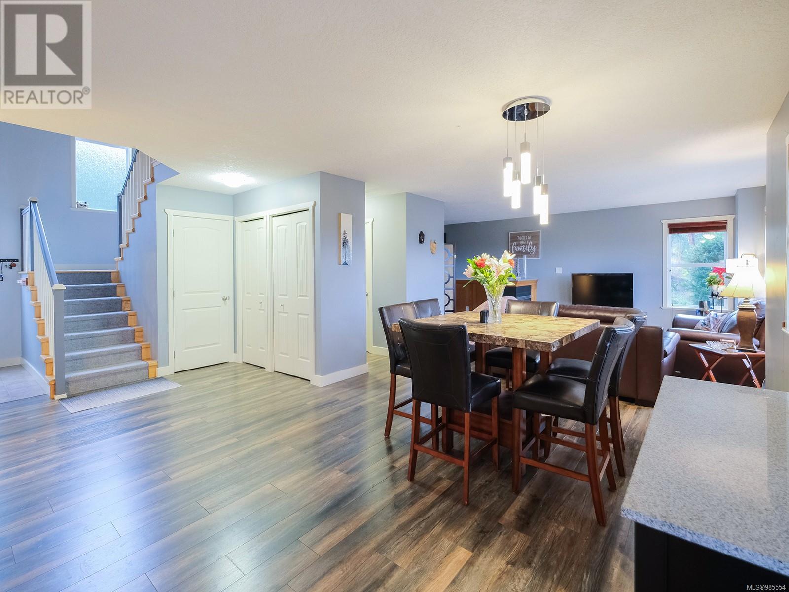 1142 Kathleen Dr