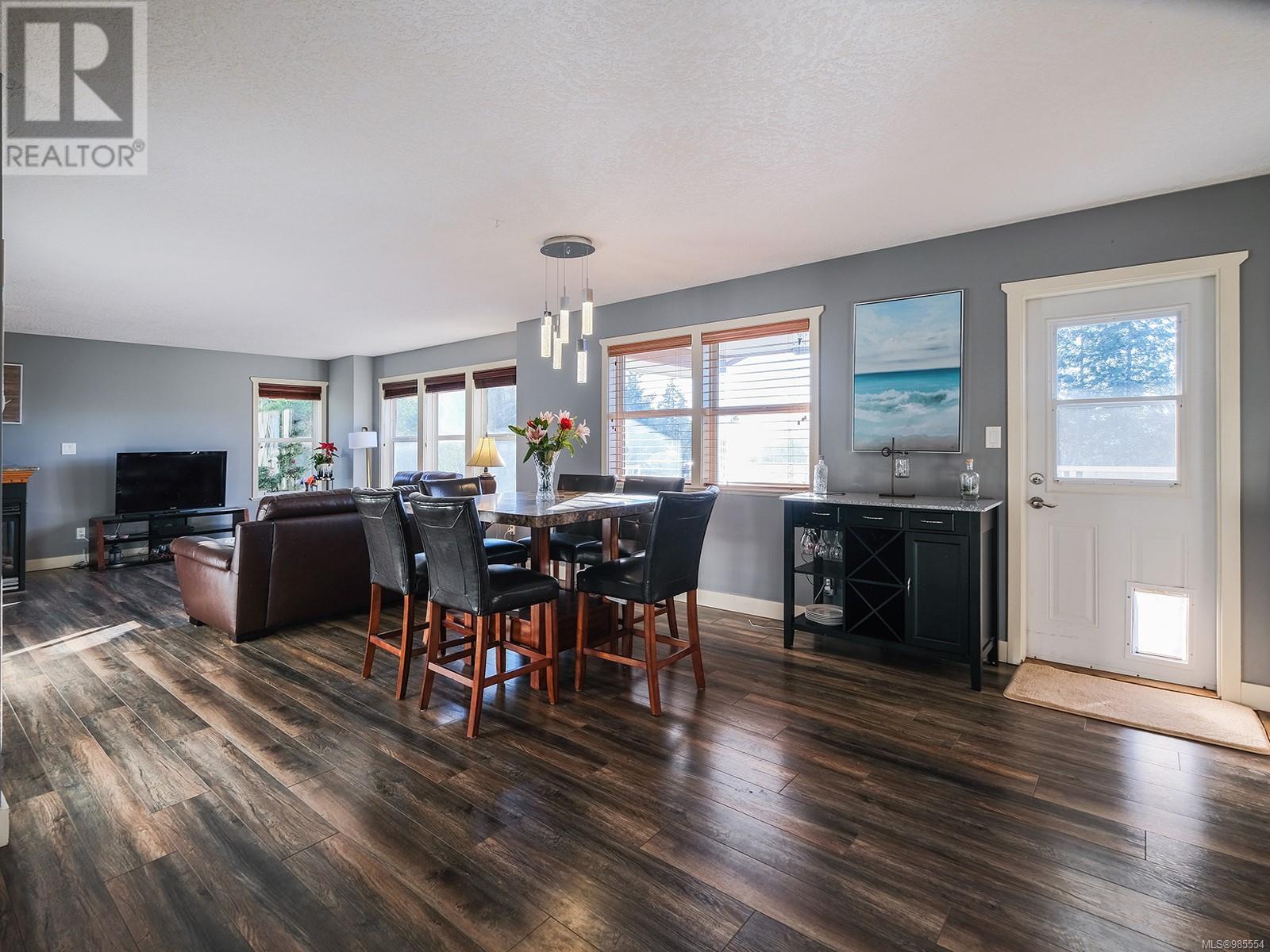 1142 Kathleen Dr