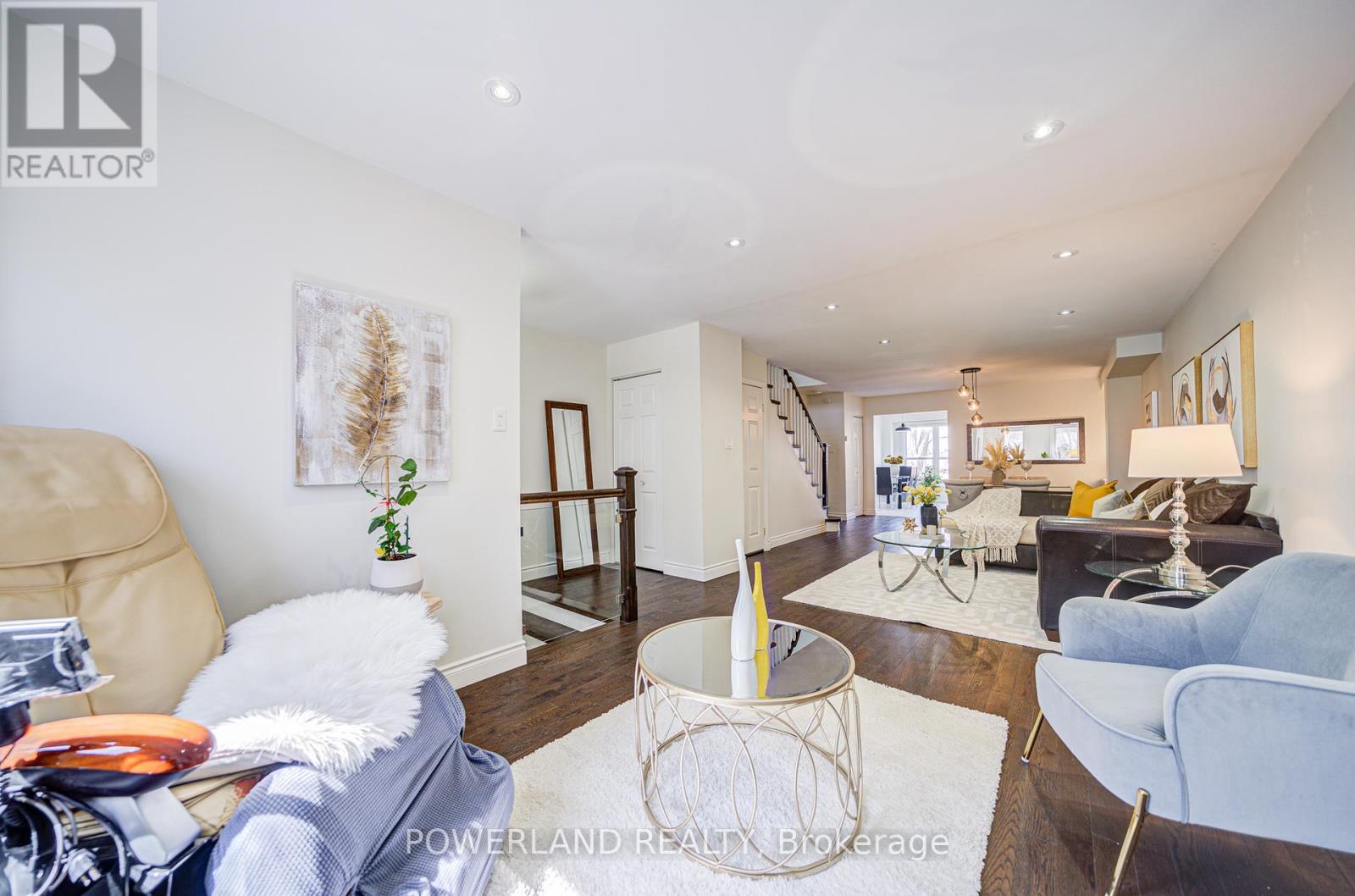 20 COATSWORTH CRESCENT
