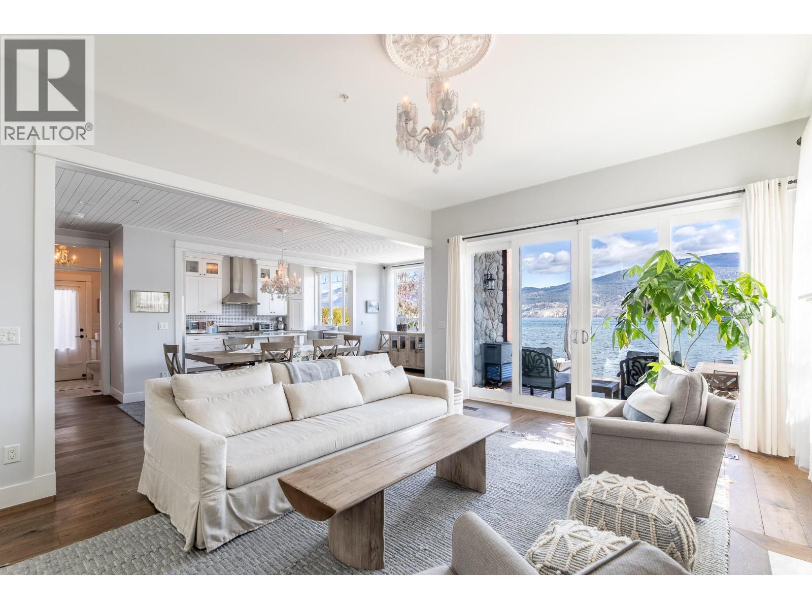 15419 Lakeshore Drive N Unit# 11