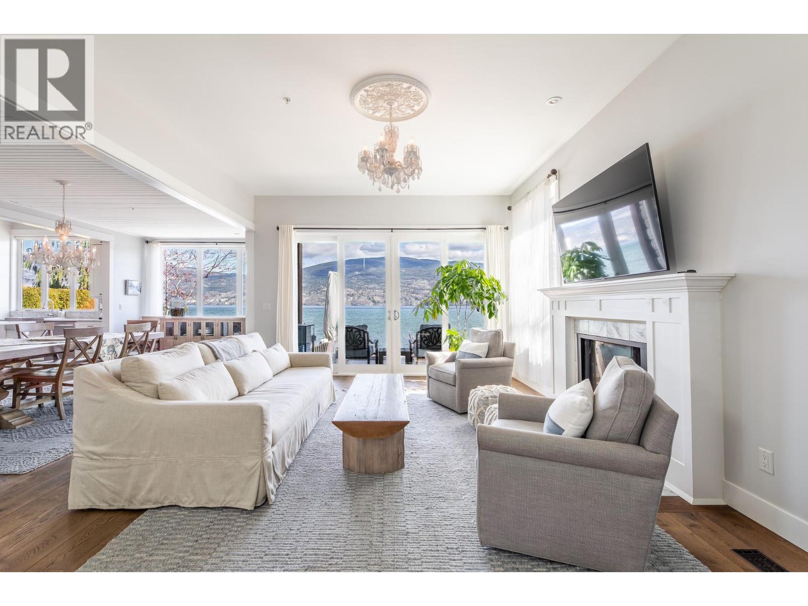 15419 Lakeshore Drive N Unit# 11