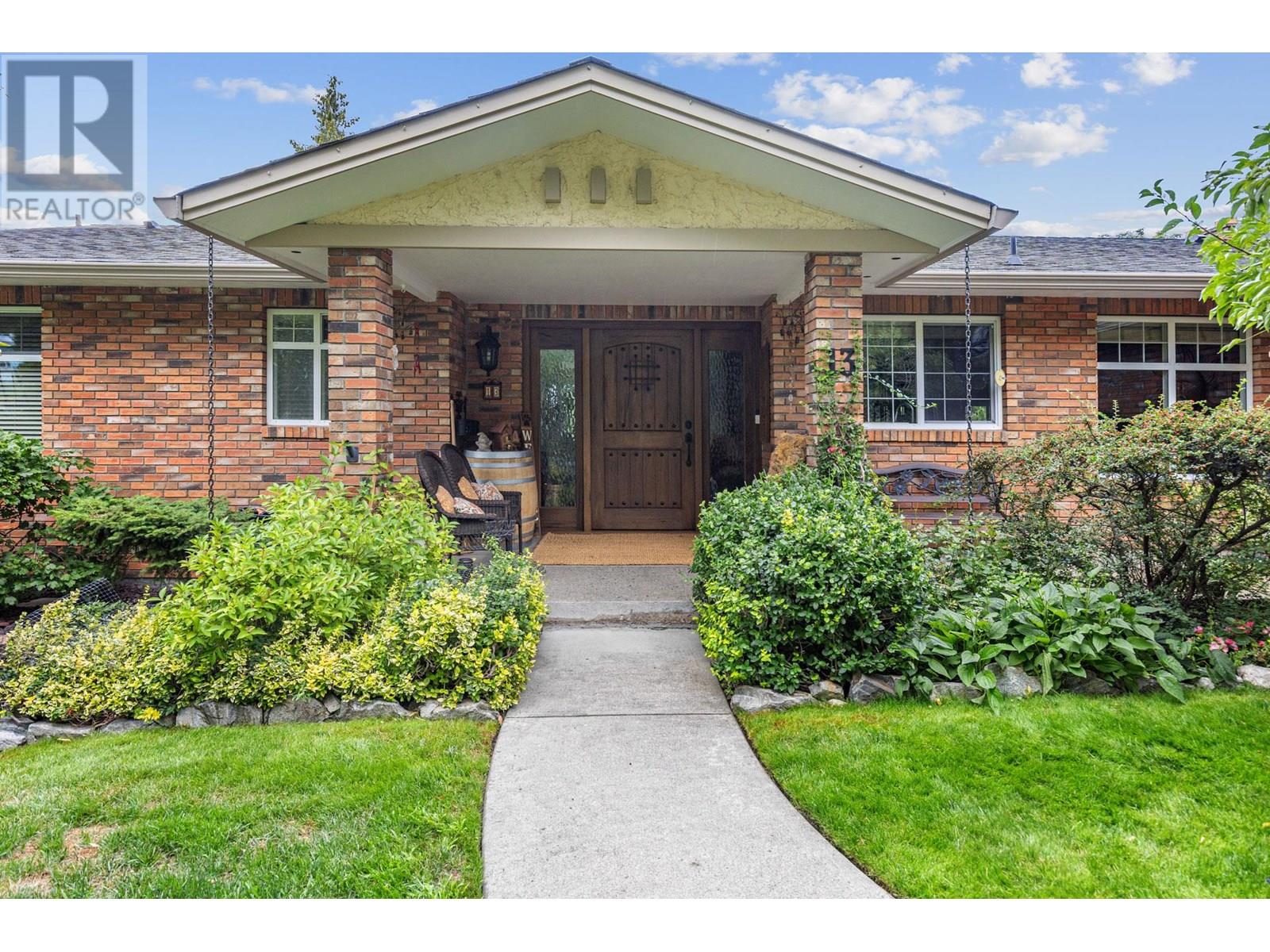 13 Alameda Court