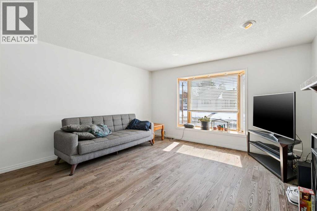 228 Marquis Place SE