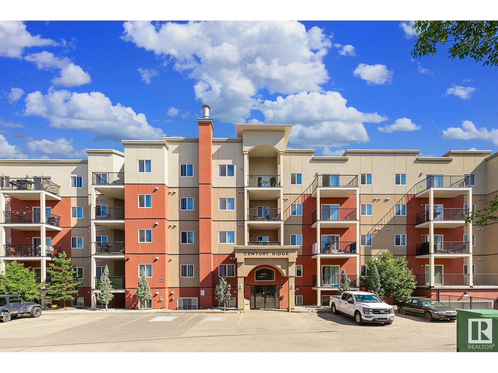 #414 9945 167 ST NW