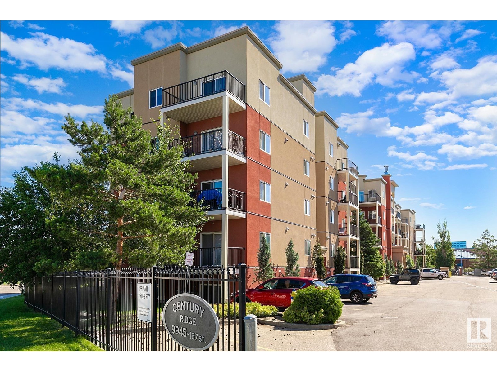 #414 9945 167 ST NW