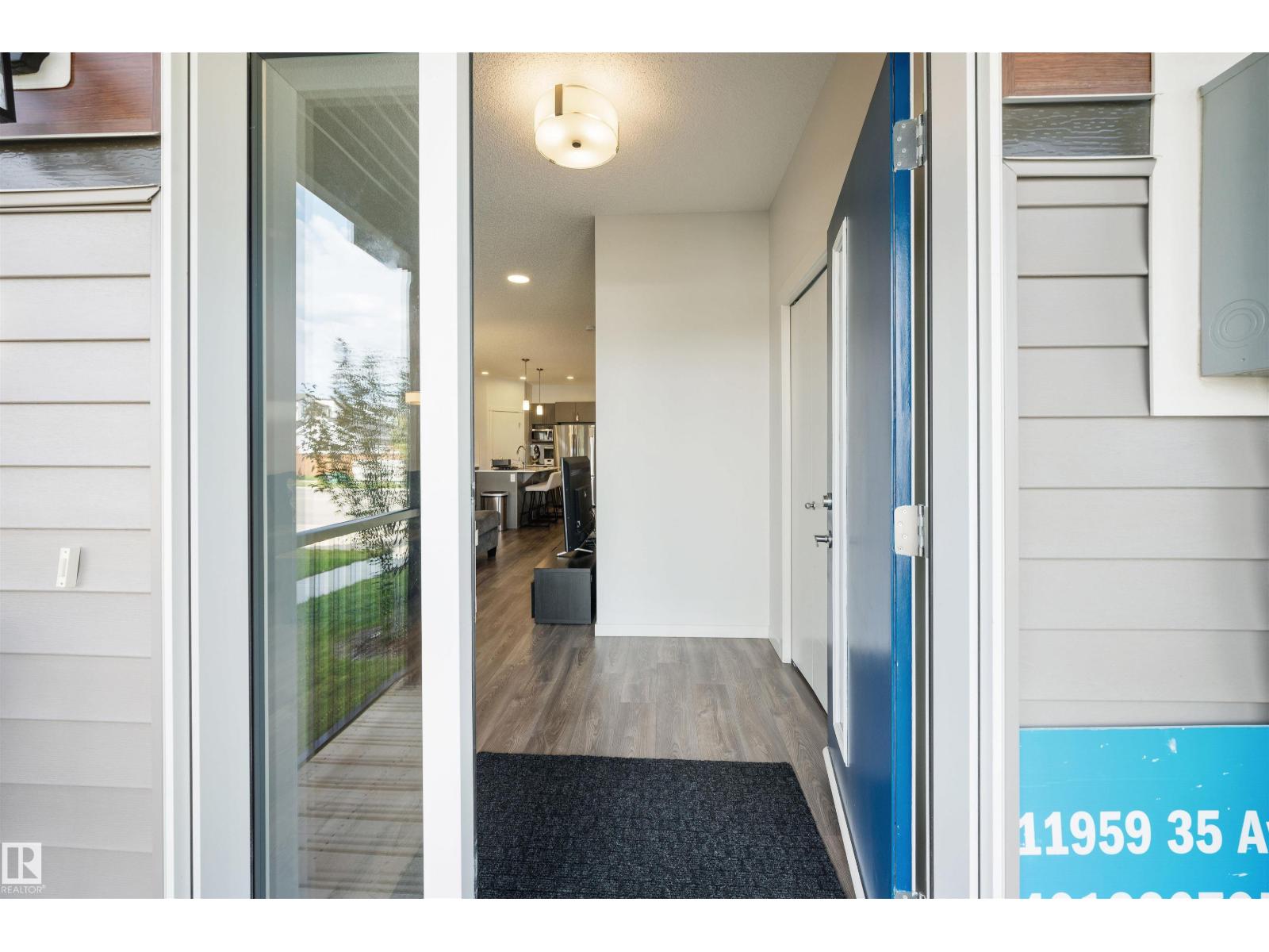 11959 35 AV SW SW