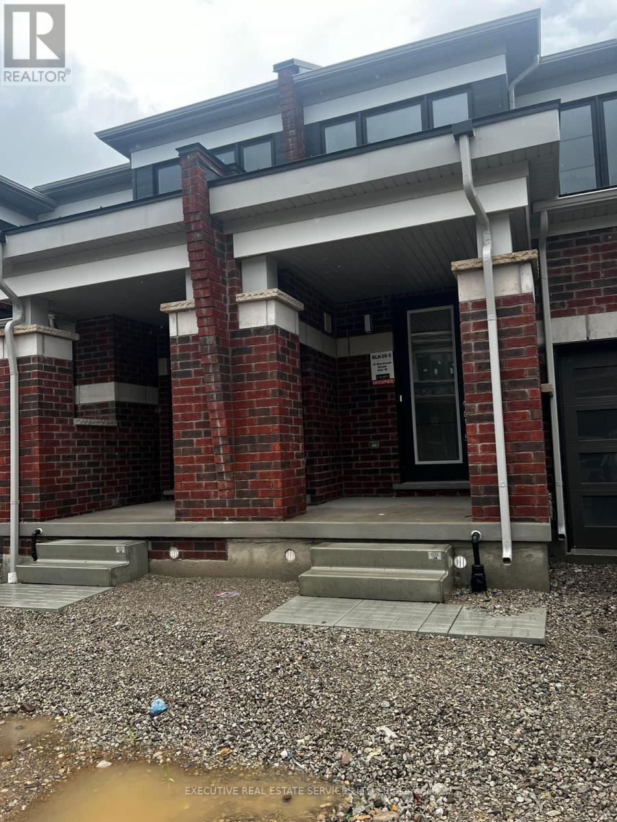 16 - 15 BLACKLOCK STREET
