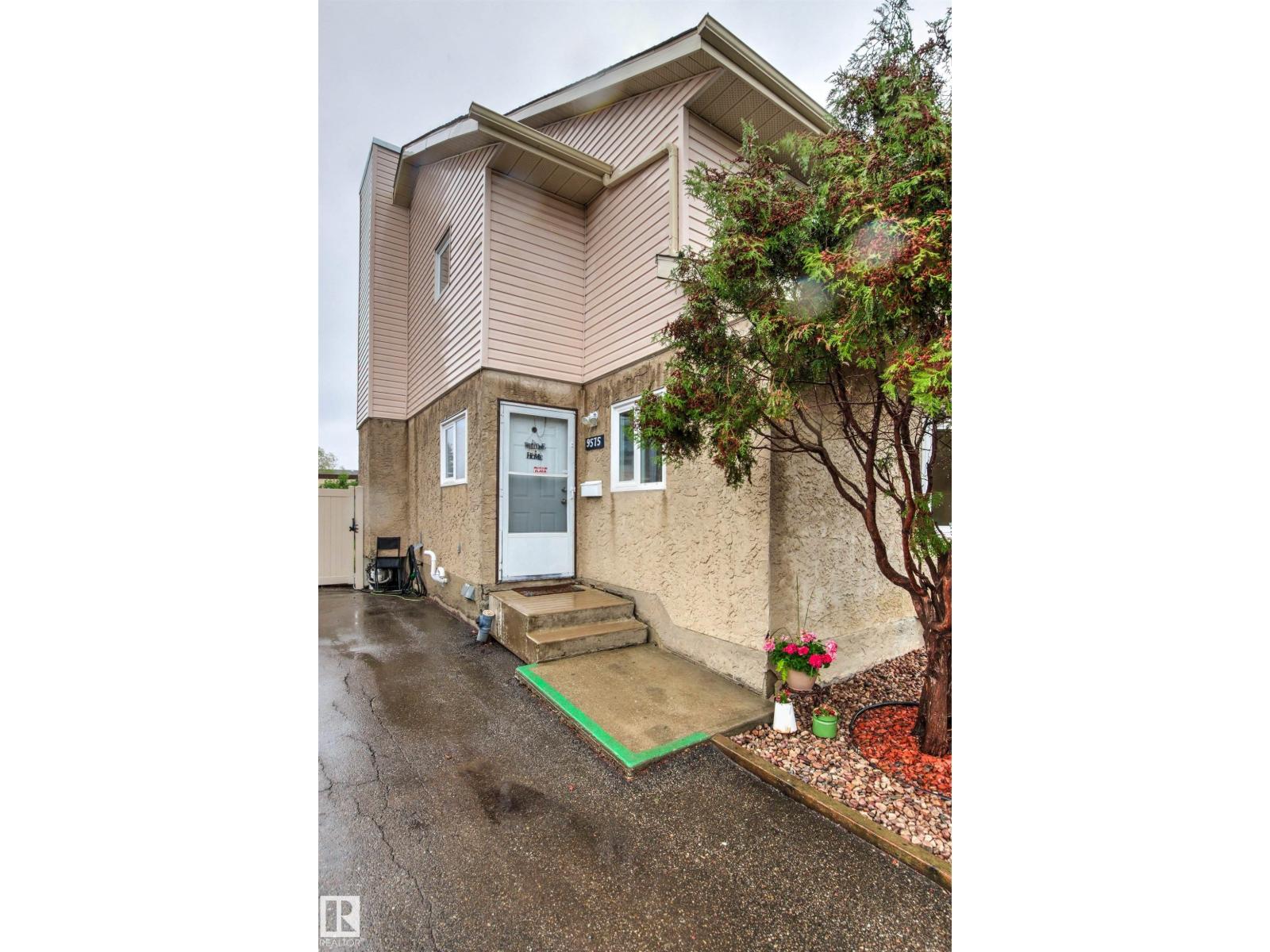 9575 180A ST NW