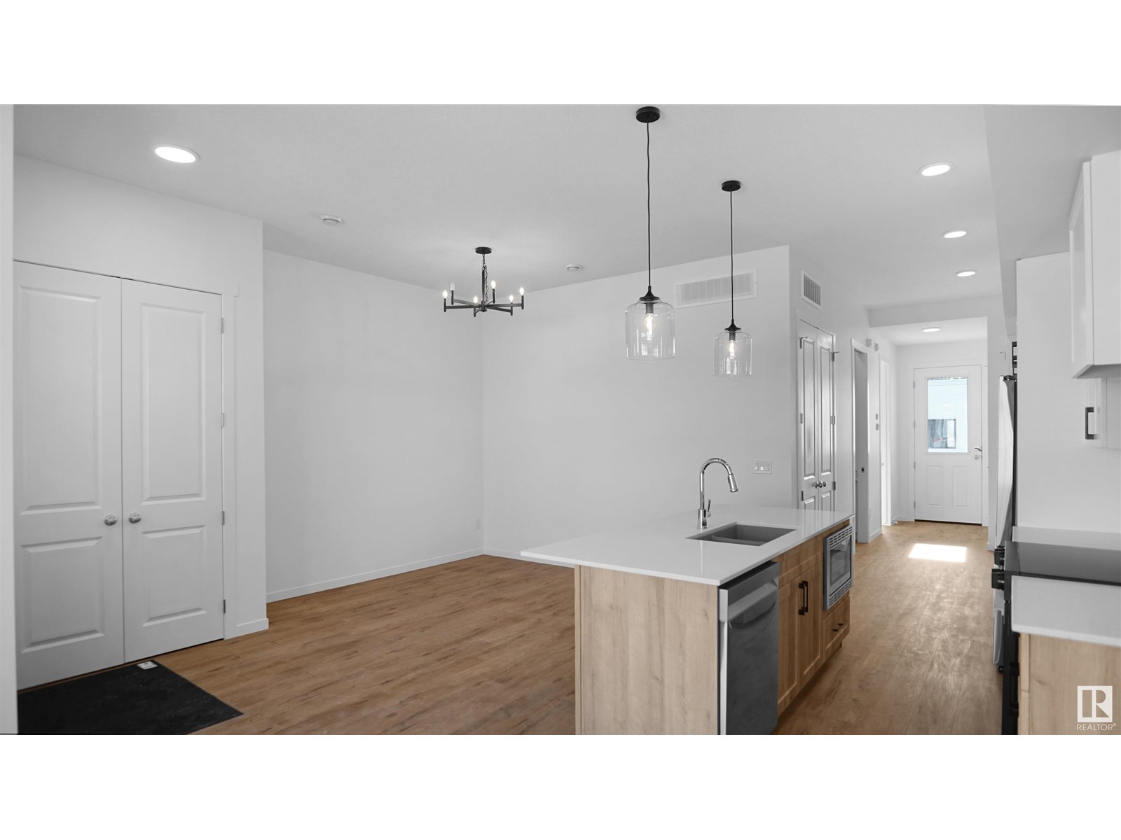 20605 42 AV NW