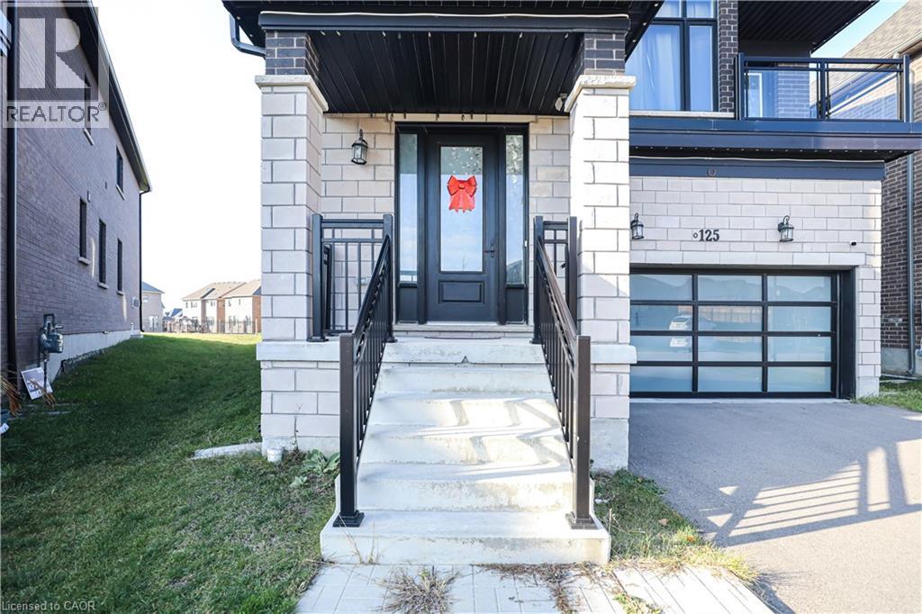 125 SILVERWOOD Crescent