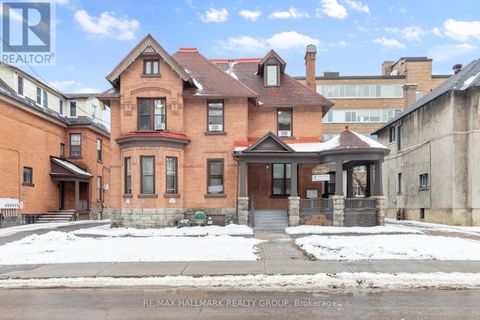 436 MACLAREN STREET Ottawa ON K2P0M8
