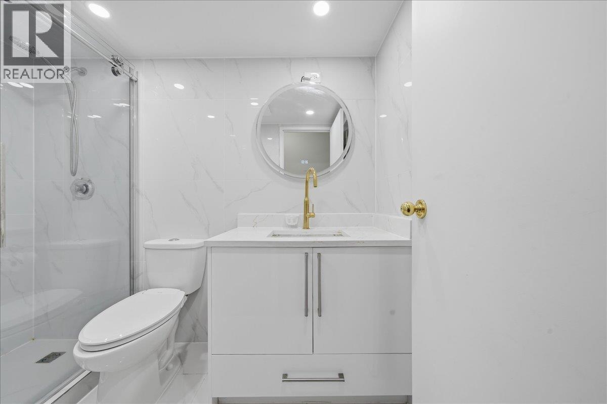 1301 2004 FULLERTON AVENUE