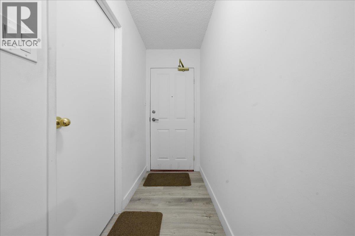 1301 2004 FULLERTON AVENUE