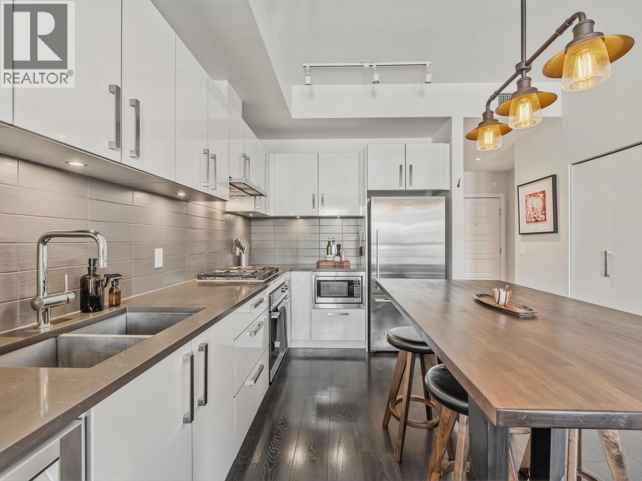 408 105 W 2ND STREET