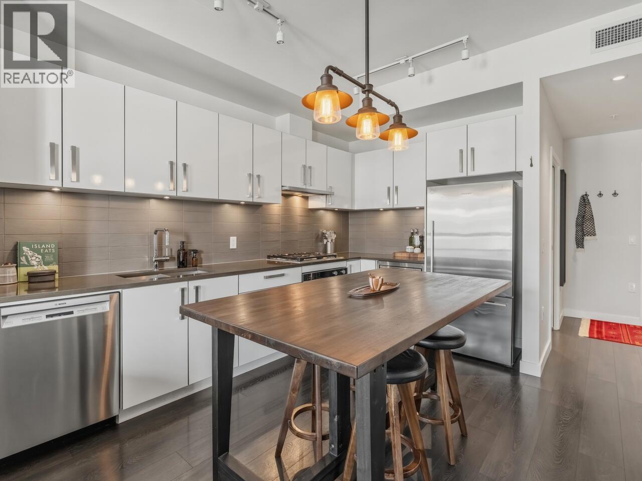 408 105 W 2ND STREET