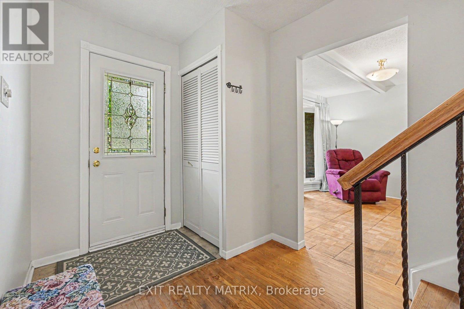 18 HIGHPARK CRESCENT - Photo 4