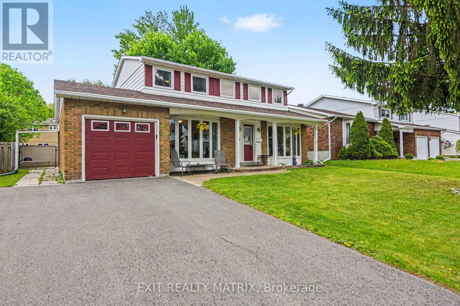 18 HIGHPARK CRESCENT - Photo 3