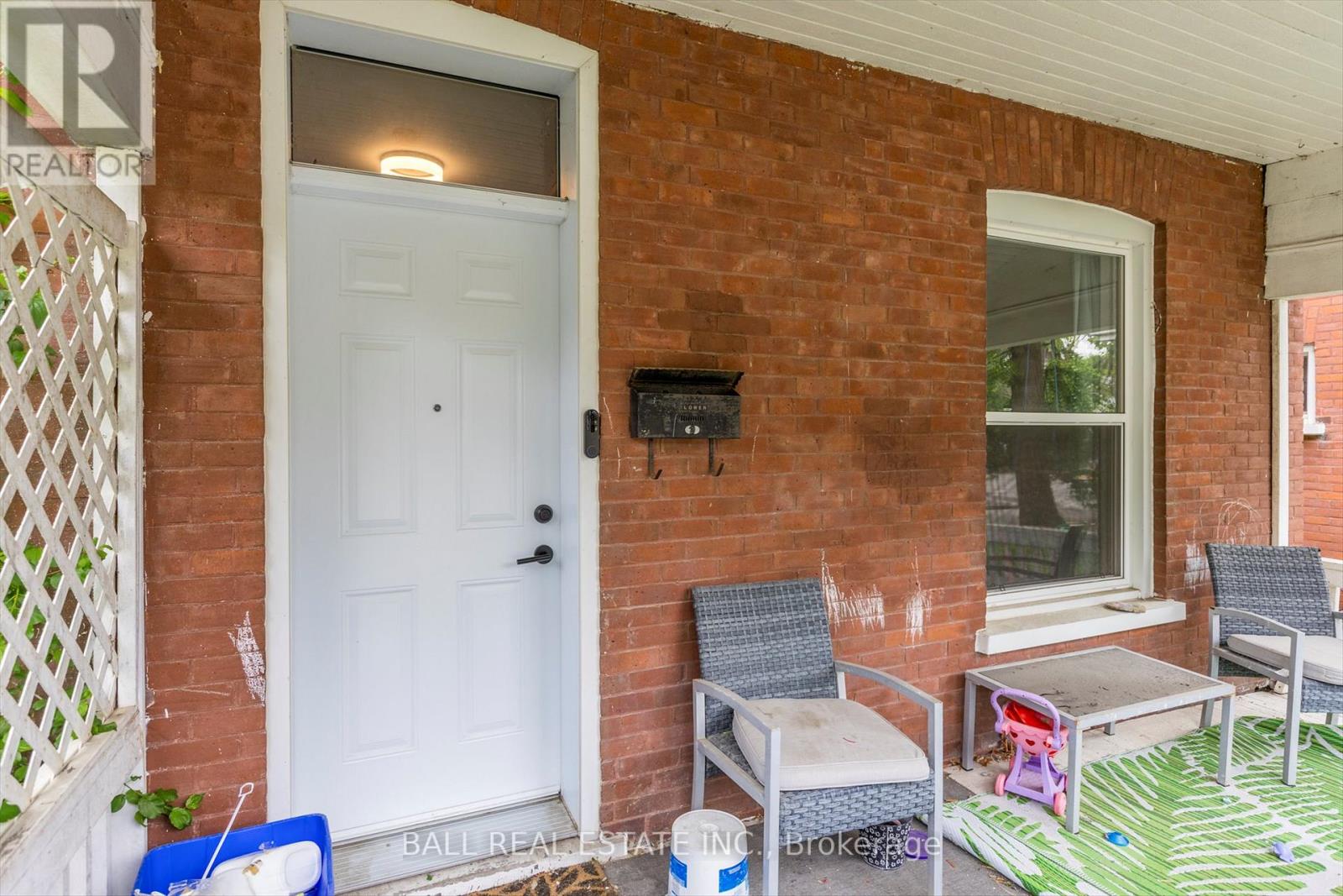 576 BETHUNE STREET
