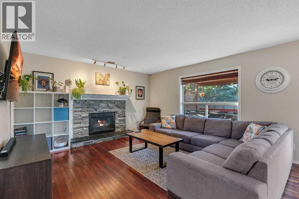 2828 Douglasdale Boulevard SE