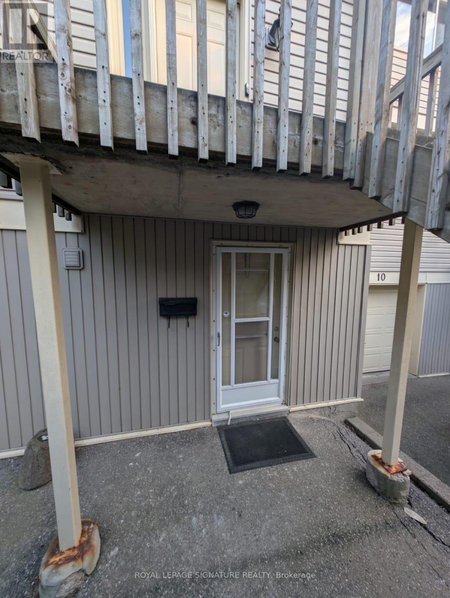 9 - 30 GREEN VALLEY DRIVE