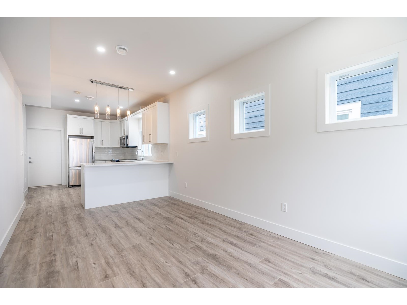 23 750 HOT SPRINGS ROAD|Harrison Hot Springs