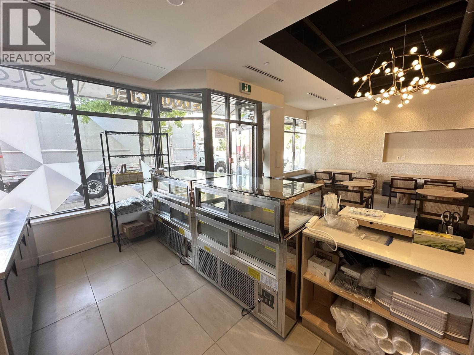 8982 UNIVERSITY HIGH STREET