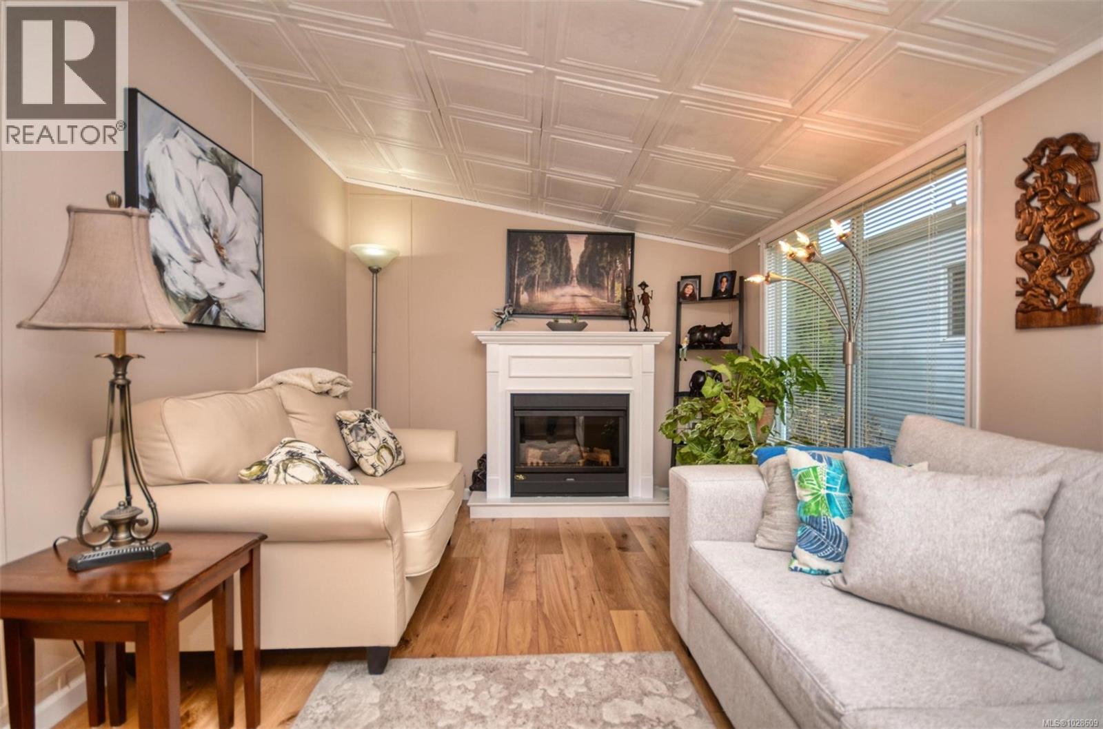 85 7583 Central Saanich Rd