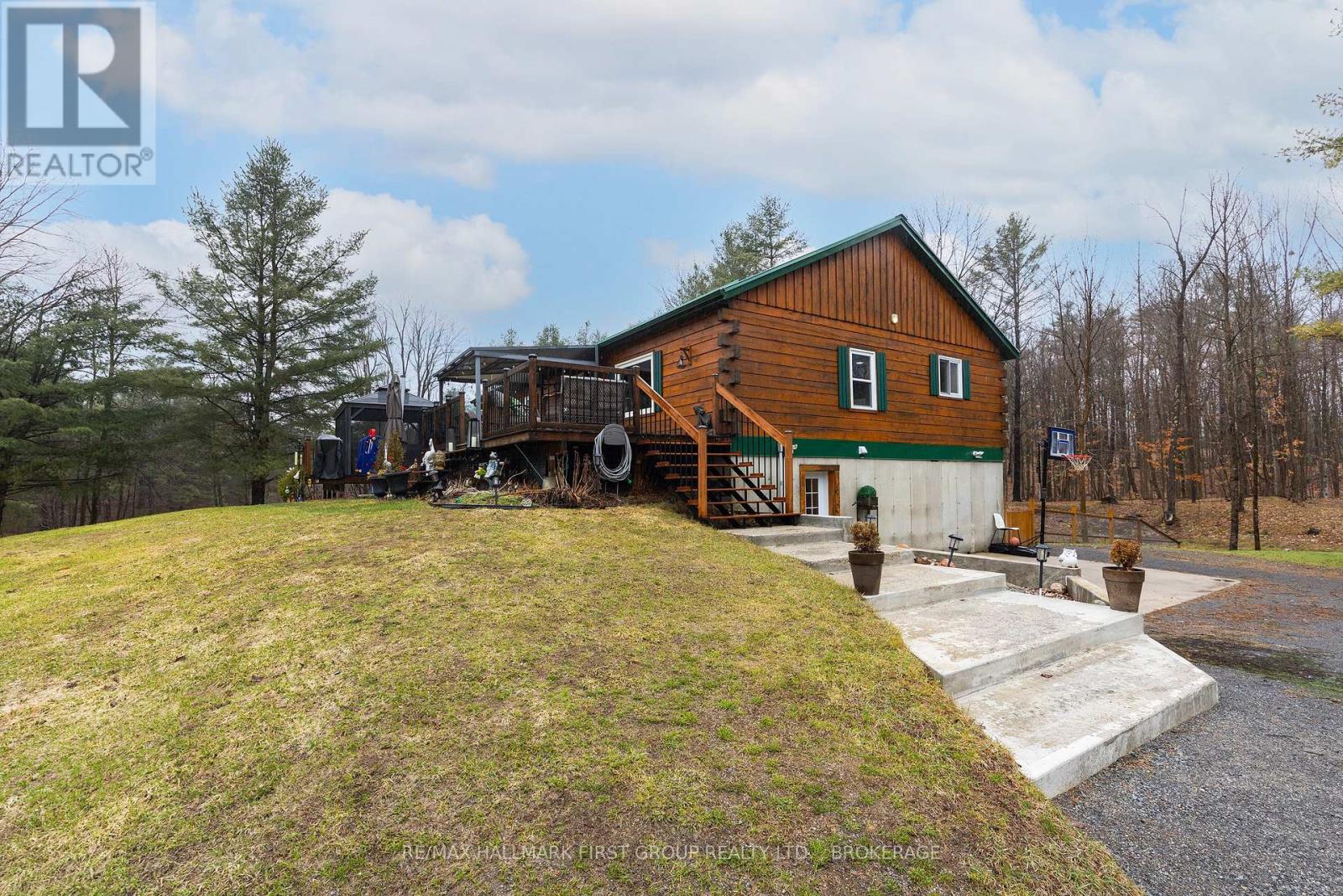 2723 DESERT LAKE ROAD