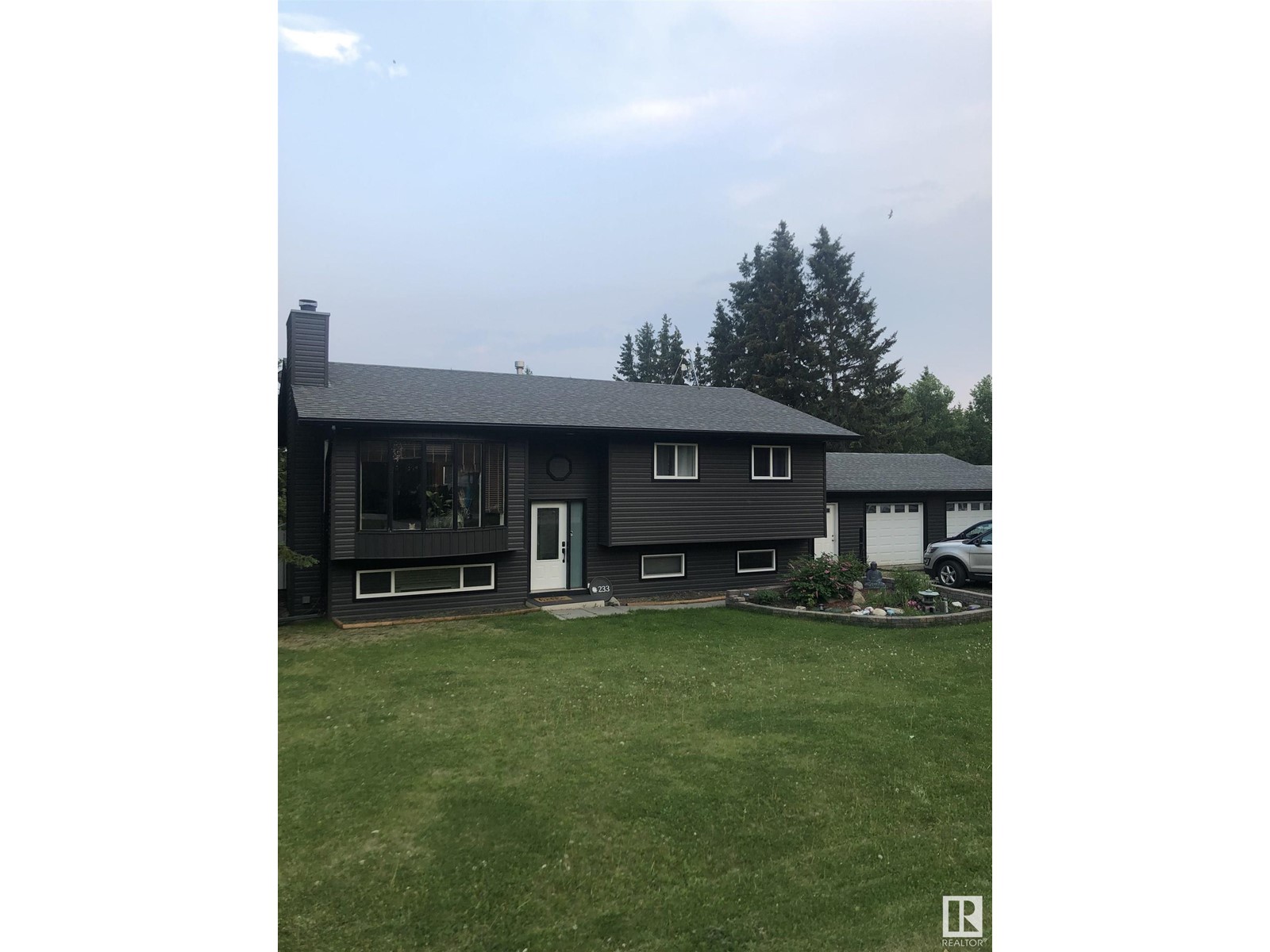 #233 52343 RGE ROAD 211