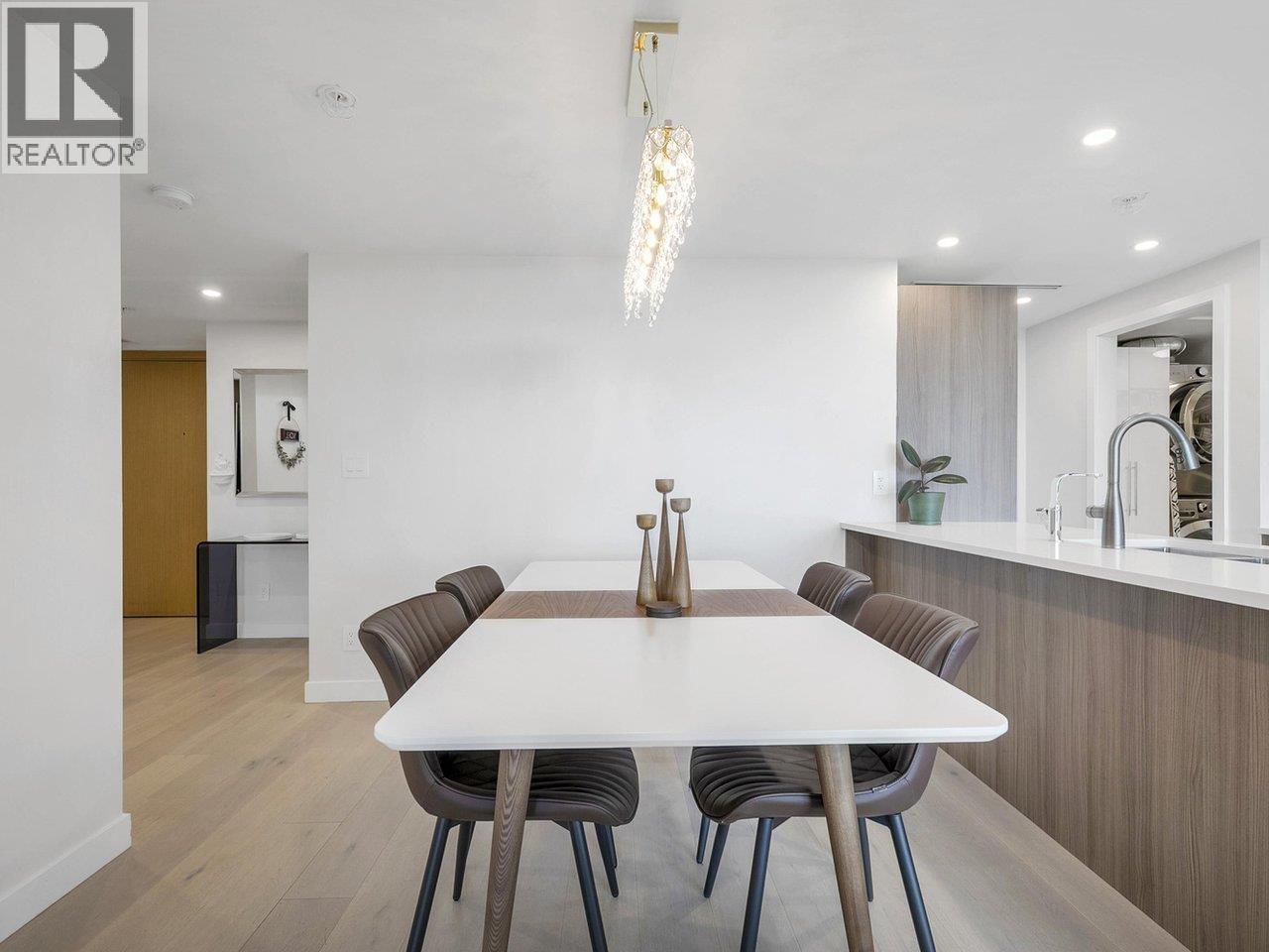 1106 2221 E 30TH AVENUE