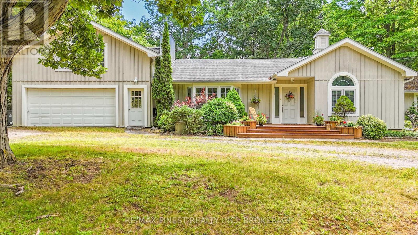 1371 MIDDLE ROAD